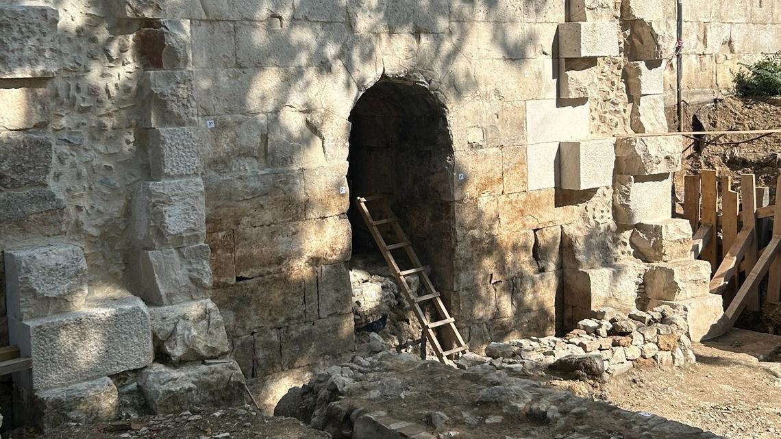 During renovation of a street in Split, Croatia, archaeologists revealed an ancient Roman tunnel leading to cellars of Diocletian’s Palace.