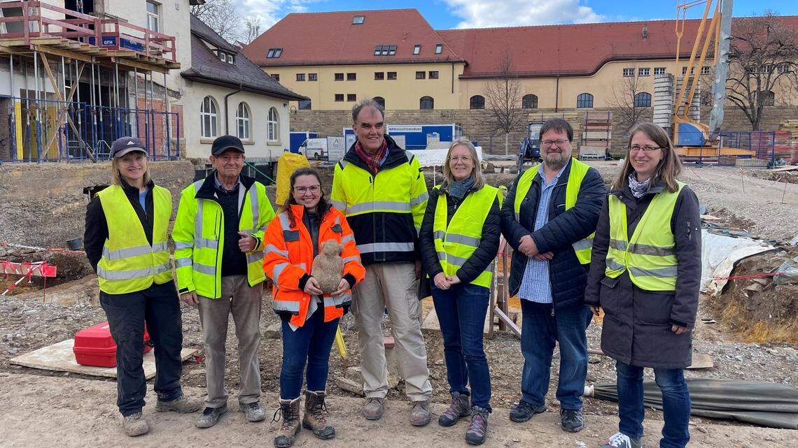 Archaeologists in Germany found a 1,800-year-old stone artifact, a carved “giant,” that was of a pillar first discovered in 1908, photos show.