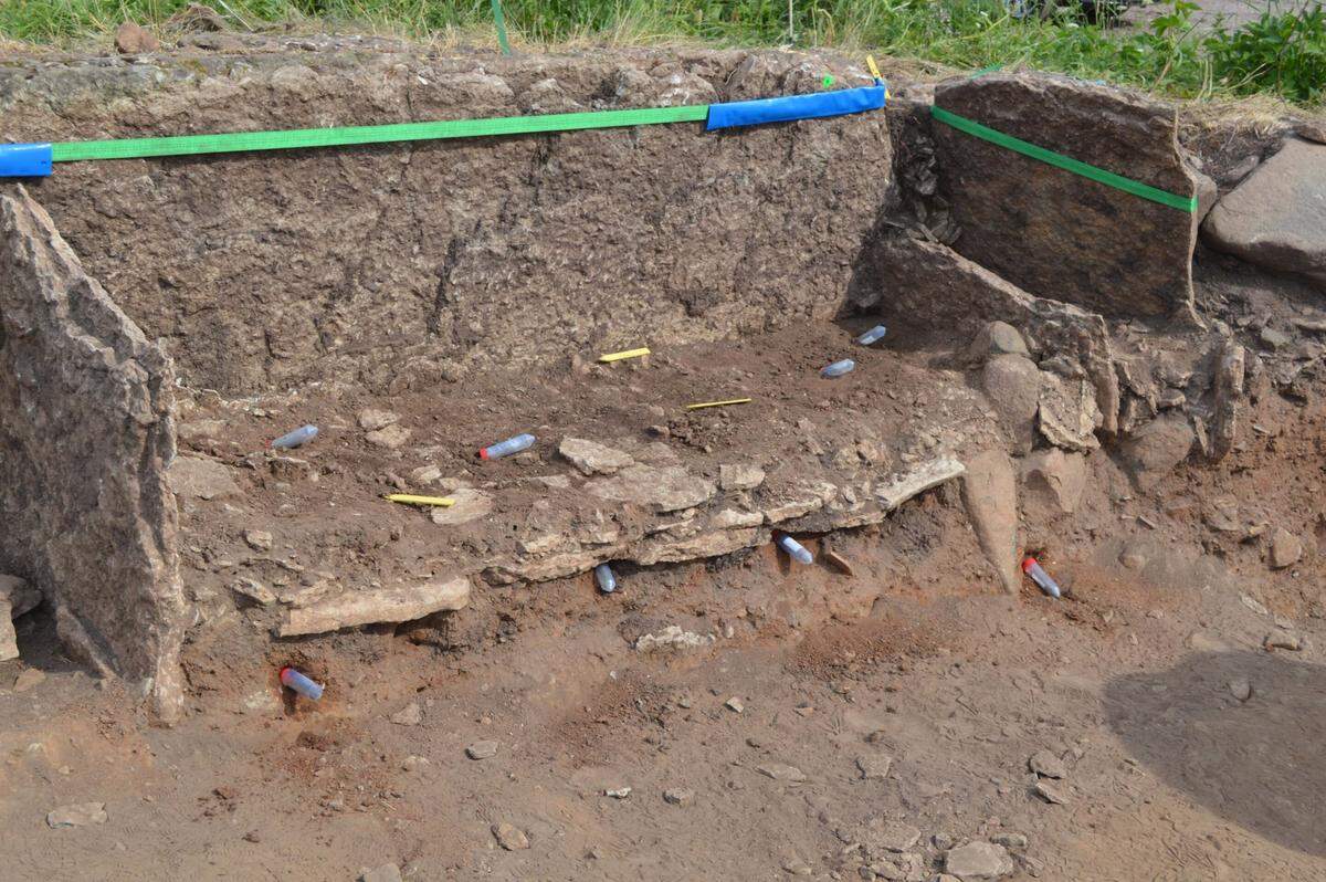 The burial in Tiarp after excavations.