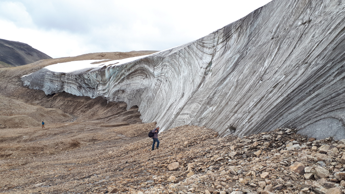 Archaeologists in Mount Edziza Provincial Park found 50 perishable ancient artifacts melting out of the ice, photos show and a study said.