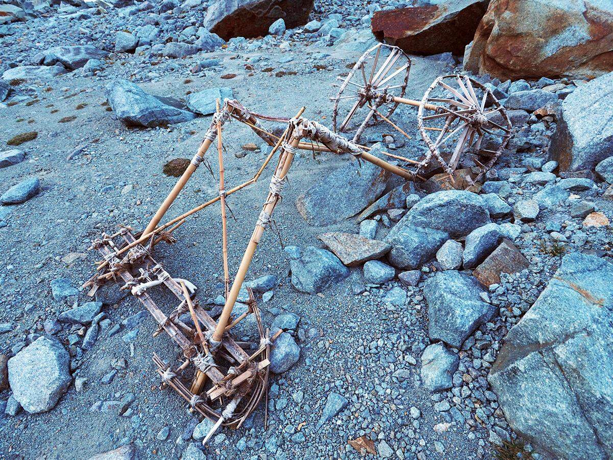 Another view of the unknown item found in Splügen Pass.