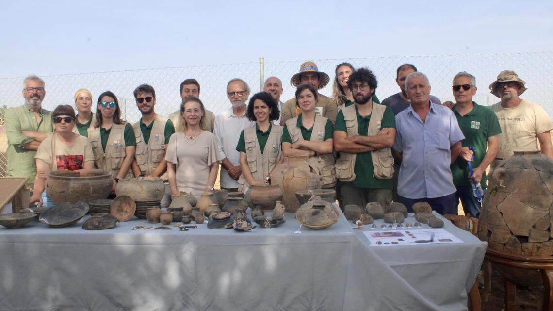 Archaeologists excavating some Tartessian ruins in Spain uncovered an ancient tablet likely used by artists for practice sketches, photos show.