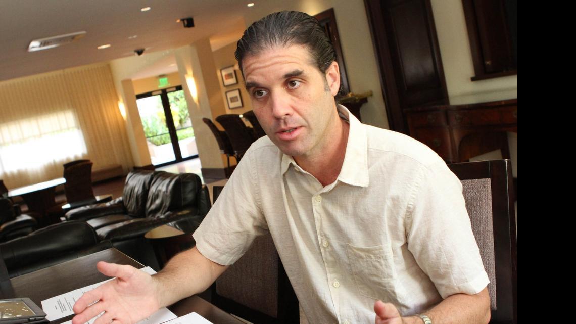 
Luis Urcuyos, grandson of Francisco Urcuyos Maliaños, is seeking information about the $64,285.71 he says disappeared from an account his grandfather had at a Citibank branch in Managua. The deposit allegedly went missing after the Sandinistas overthrew Nicaraguan dictator Anastasio Somoza in 1979. Francisco Urcuyo Maliaños was Nicaragua’s last president after Somoza fled and just before the Sandinistas took over.
