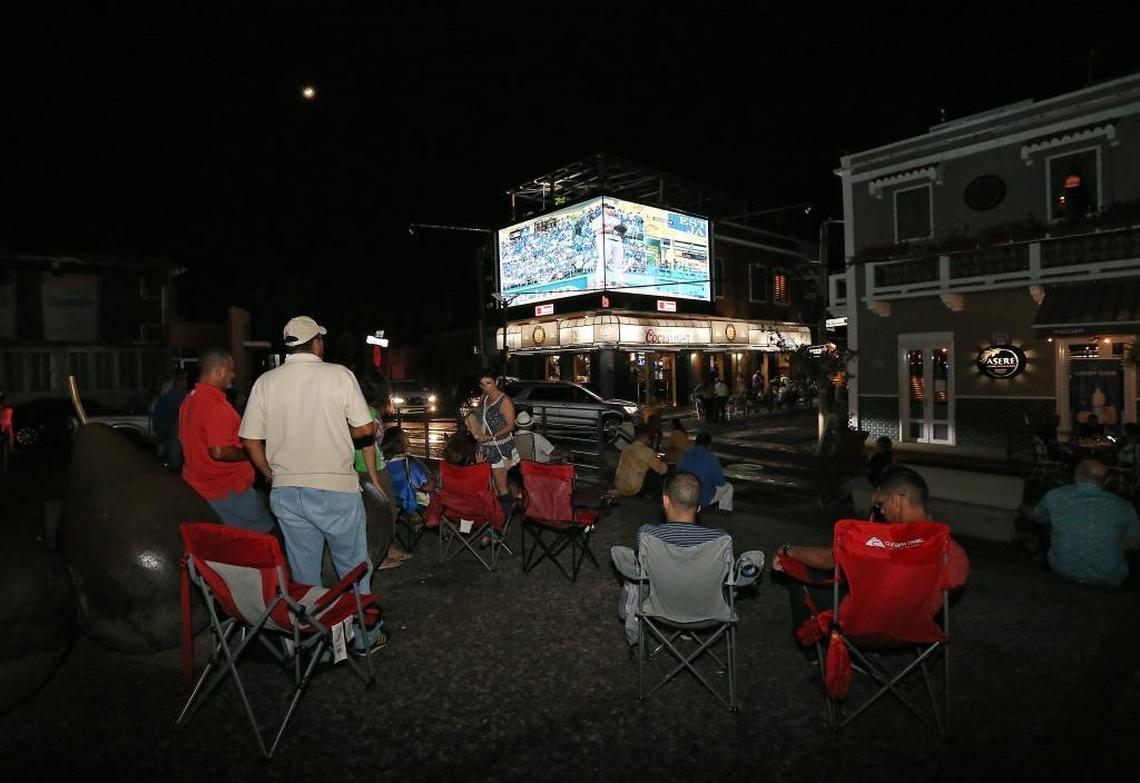 Despite widespread blackouts, fans turned out to watch the Astros play the Los Angeles Dodgers in Game 2 of the World Series at La Placita de Santurce on Wednesday night in San Juan.