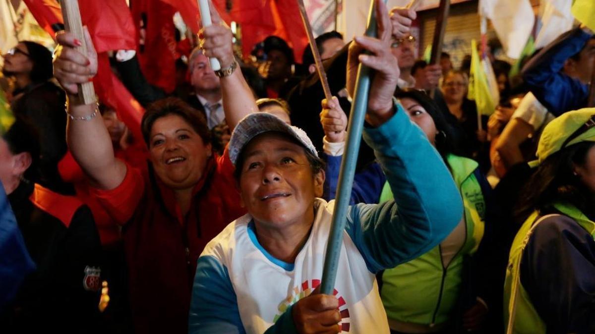 Ecuadoreans, including the 5,697 who are registered to vote in Florida, will have a chance to weigh in on a seven-part referendum Sunday that could dramatically alter the country’s political landscape