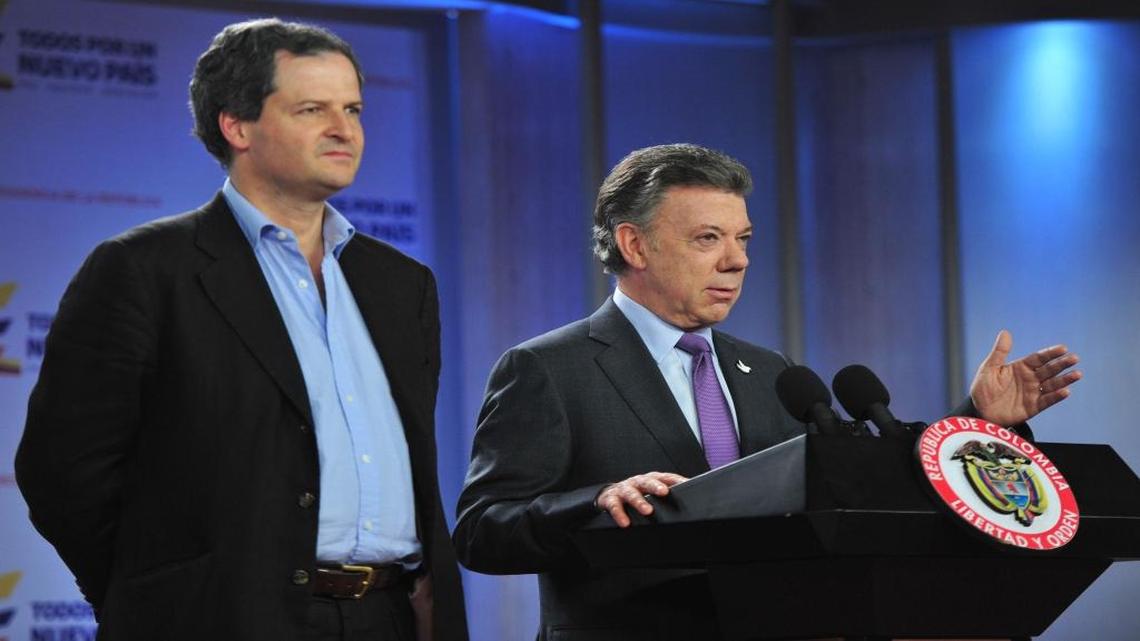 President Juan Manuel Santos (right) and Colombia’s High Commissioner for Peace Sergio Jaramillo