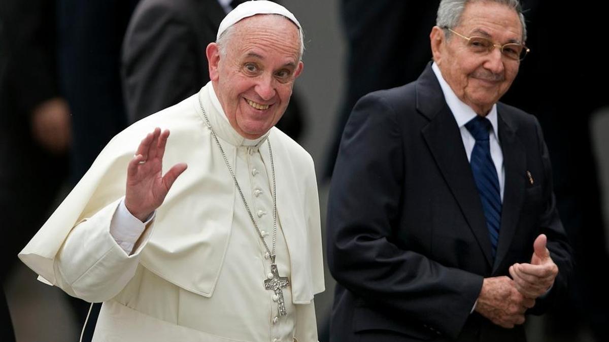 
Pope Francis arrives at Jose Marti International Airport as he is greeted by Cuban leader Raul Castro in Havana, Cuba, on Saturday, Sept. 19, 2015.
