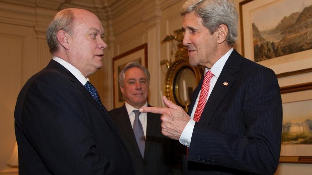 Cuba’s Minister of Foreign Trade and Investment, Rodrigo Malmierca, left, meets U.S. Secretary of State John Kerry in Washington on Feb. 18, 2016.