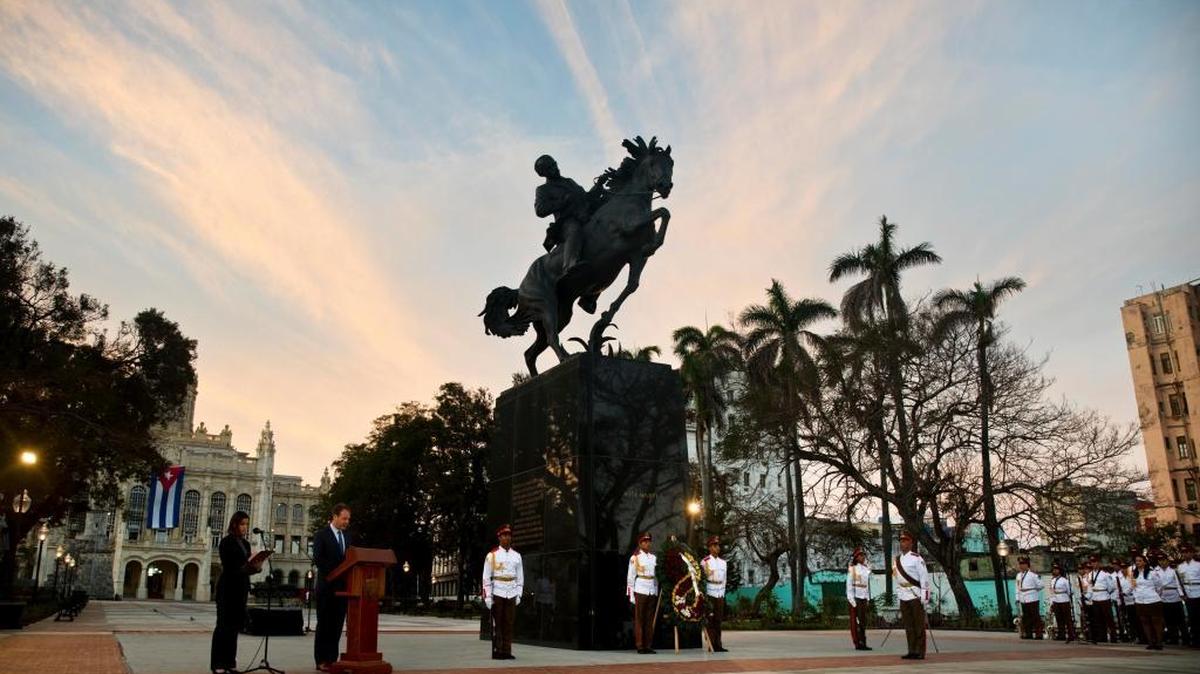 Joseph Mizzi, the chairman of the Bronx museum’s board of trustees, speaks at the ceremony to unveil a replica of a New York statue of Cuba’s independence hero Jose Marti in Havana, Cuba, Sunday, Jan. 28, 2018. The monument was unveiled on the 165th anniversary of the birth of the Cuban independence hero.