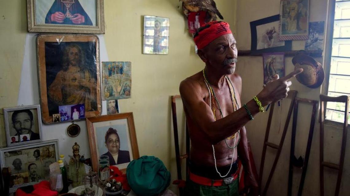 
Juan Gonzáles practices the Afro-Cuban tradition of muerterismo, which inter-mingles
Catholic and African iconography. In Gonzáles’ worldview Cuba’s patron saint, Our 
Lady of Charity, is linked to the African deity Oshun. Pope Francis will be visiting the 
Catholic icon’s shrine on Monday and Tuesday.
