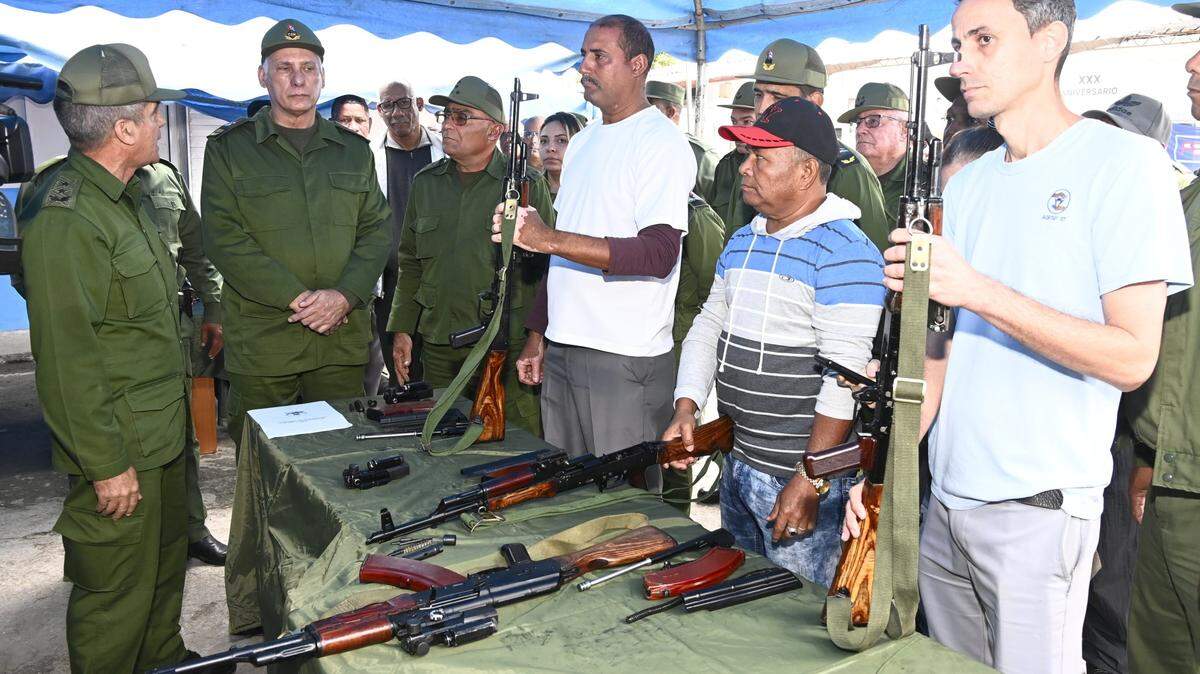 Cuban leader Miguel Díaz-Canel during a military training exercise on Saturday.