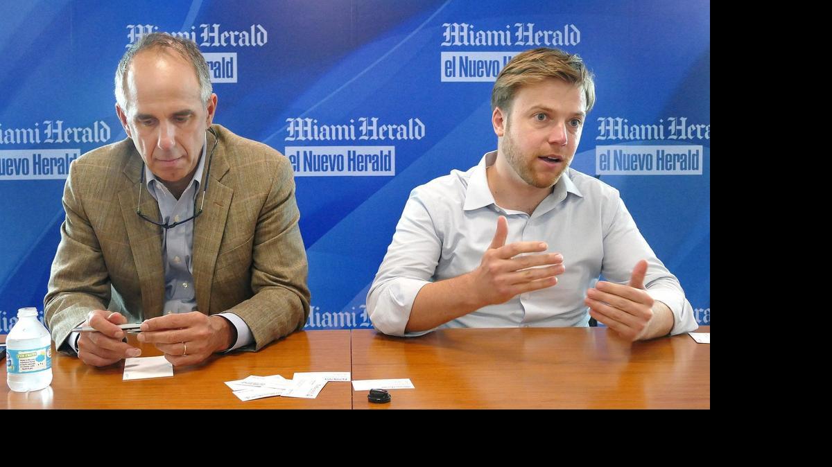 
James Williams (right), president of Engage Cuba, and Luke Albee, senior advisor of the coalition, explain the mission of the new lobbying group during a visit to the Miami Herald and el Nuevo Herald on May 5, 2015.
