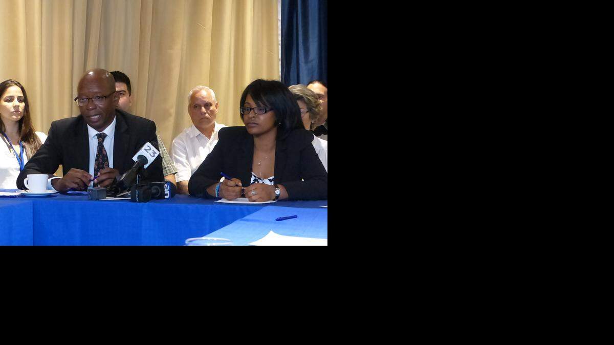 
Cuban government opponent Manuel Cuesta Morúa and other activists take part in a Forum of Civil Society and Social Actors. 
