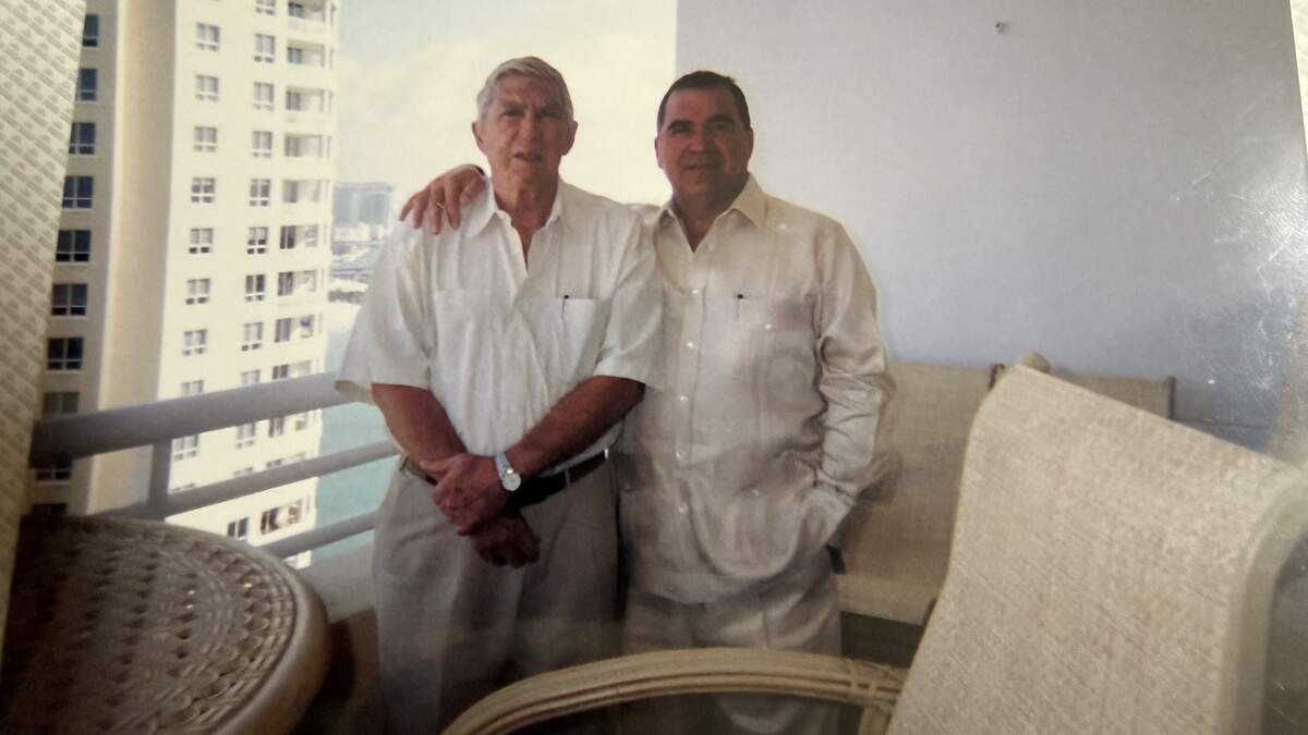 Orlando y Posada.jpg Luis Posada Carriles, left, and Orlando Gonzalez.