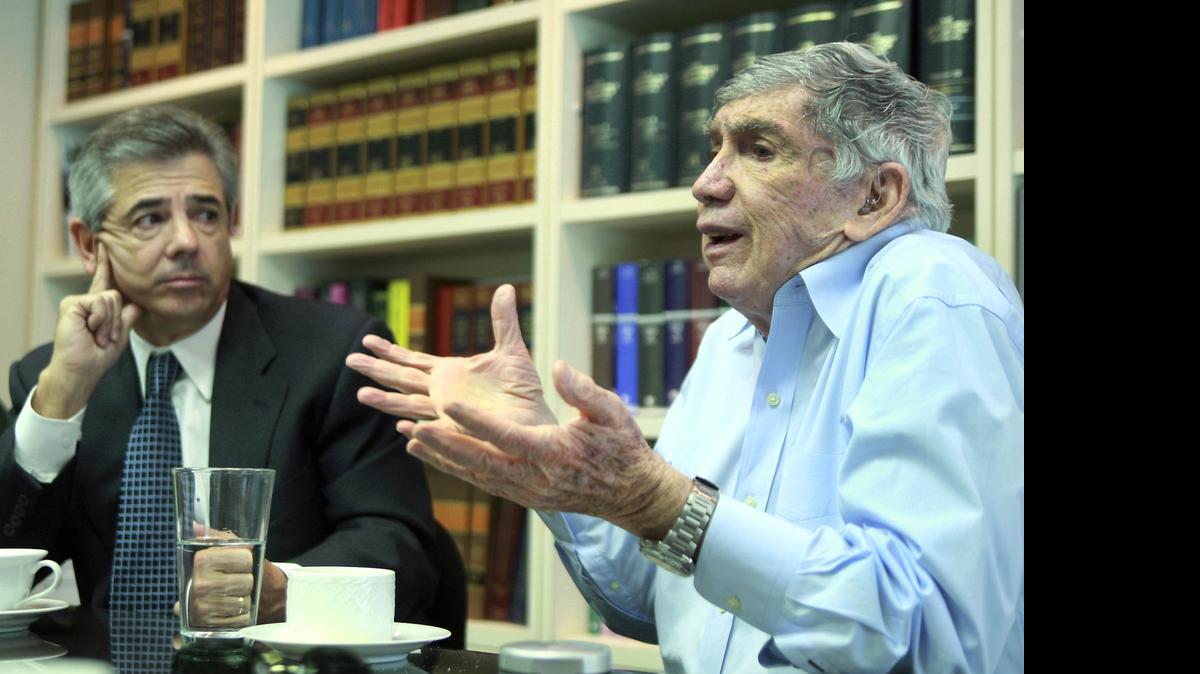 
Luis Posada Carriles (right) with his lawyer Arturo Hernández duing an interview with el Nuevo Herald on April 14, 2011.
