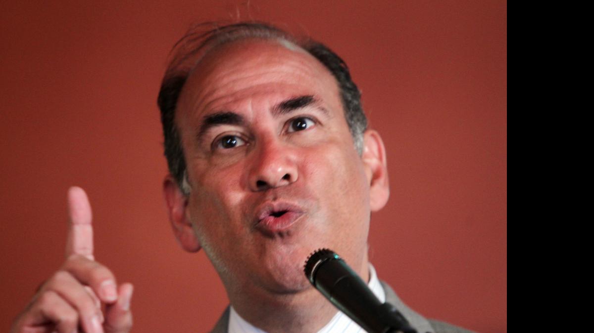 
Roger Noriega, assistant secreary of state for Western Hemisphere affairs from 2003 to 2005, says he wouldn’t be surprised if President Barack Obama took steps to return the naval base at Guantanamo before the end of his term. He is shown here in a 2011 file photo.
