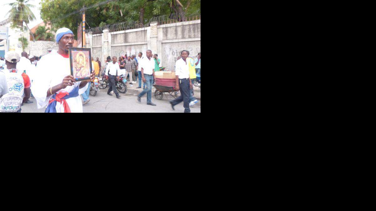 
Opposition candlelight vigil march in Haiti on behalf of Carnival victims. 
