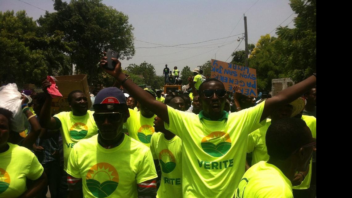 
Supporters took to the streets of Port-au-Prince Thursday, demanding their presidential candidate, Jacky Lumarque, be reinstated among approved candidates. Lumarque was rejected last month by Haiti’s Provisional Electoral Council after being qualified. Among Verite’s backers is former President René Préval. 
