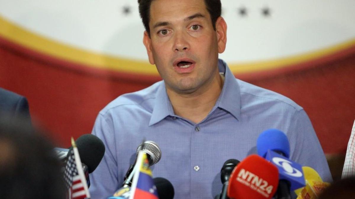 Senator Marco Rubio holds a press conference at El Arepazo 2, in Doral. Rubio said in a previously unreleased letter that he supports expanding TPS to Venezuelans currently in the United States.