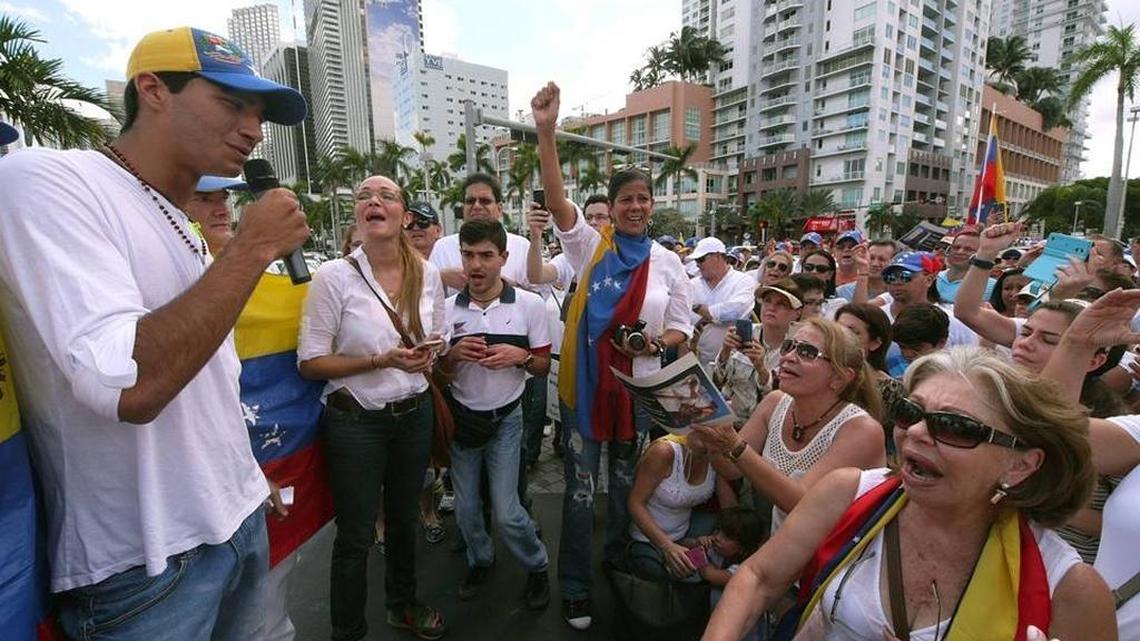 Marco Coello speaks to a crowd in Miami asking for the freedom of Venezuelan opposition leader Leopoldo López in 2015.