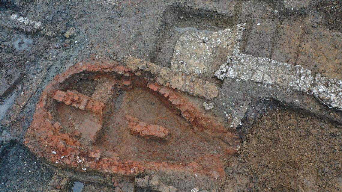 Archaeologists excavated a 400-year-old site in Montreuil-sur-Mer and uncovered pottery artifacts still sitting in the oven, photos show.