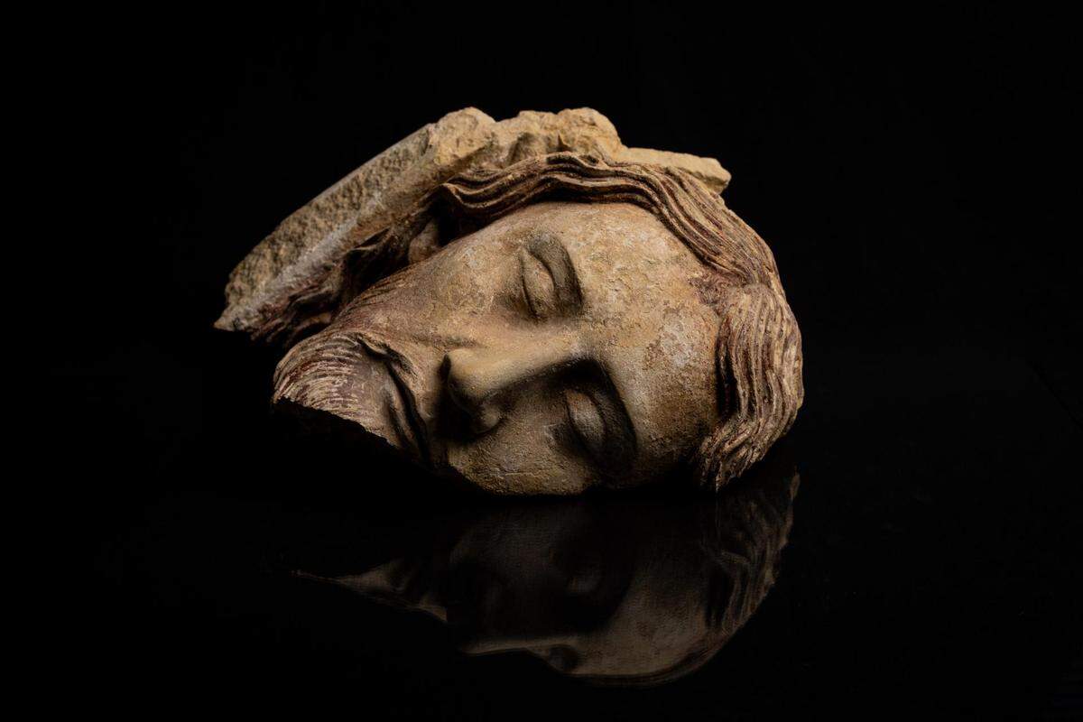 Elaborate sculptures, including the image of Jesus Christ, were found in the pieces of the rood screen, INRAP said.