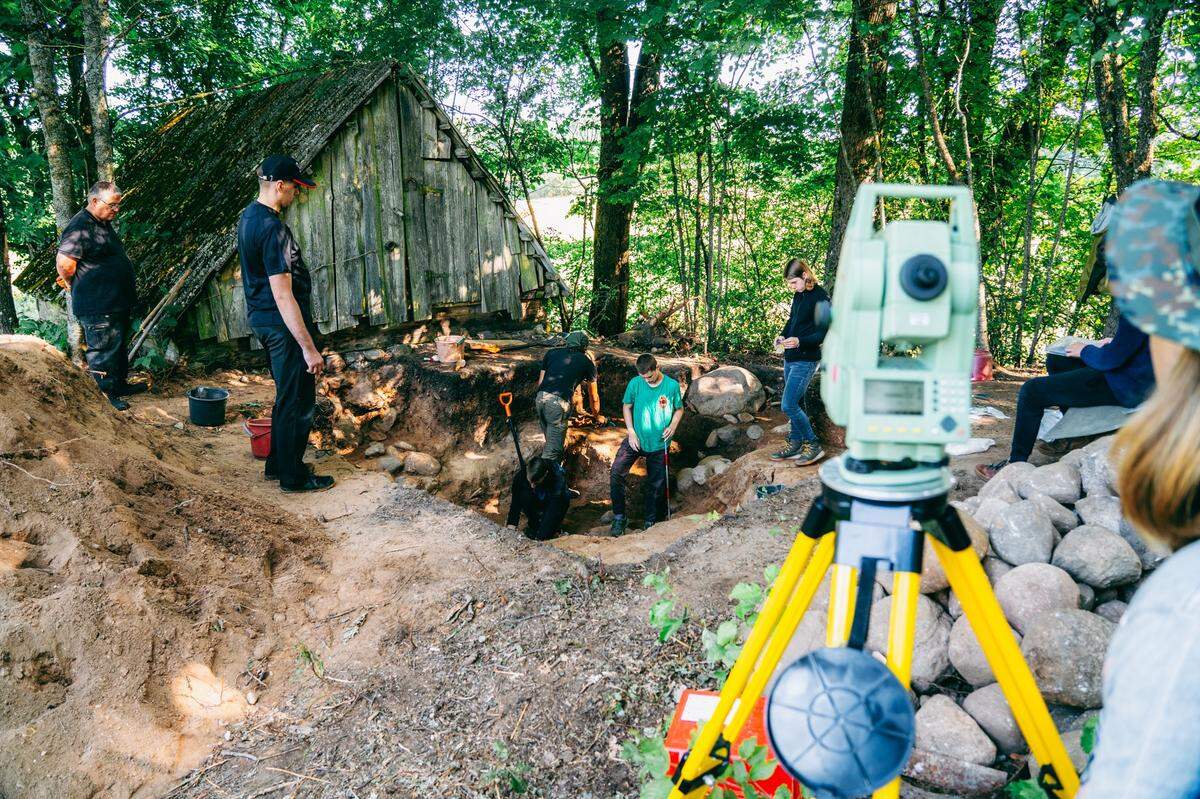 Archaeologists excavate the decades-old bunker used by partisan forces.