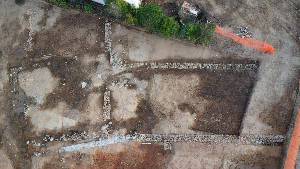 An aerial view shows the ancient pottery warehouse.
