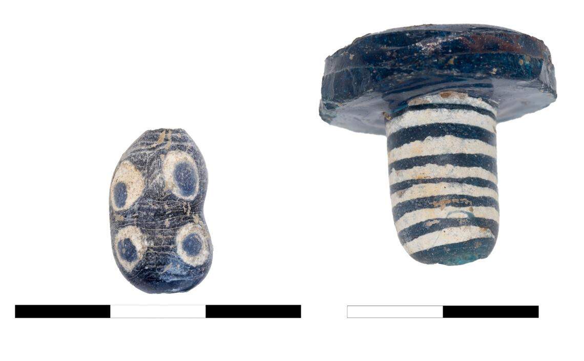 A bead decorated with an eye pattern (left) and a pin head bead (right) found at Frattesina.