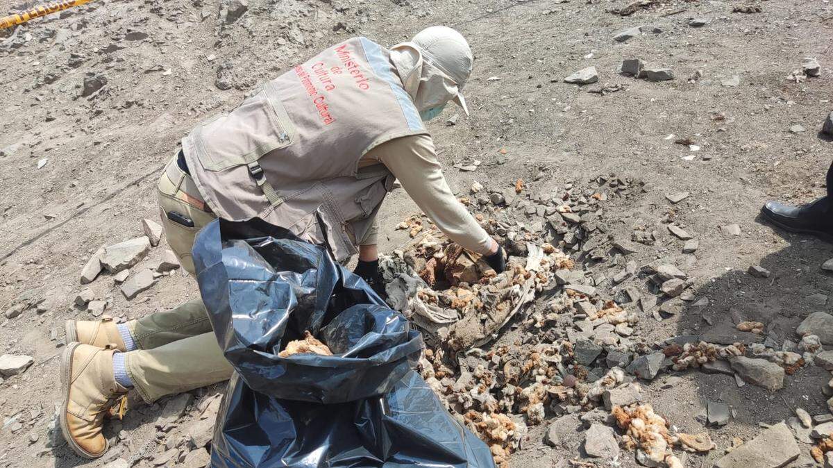 Locals outside Lima, Peru, noticed some dusty items in a vacant lot. Archaeologists excavated, found dozens of 500-year-old items.