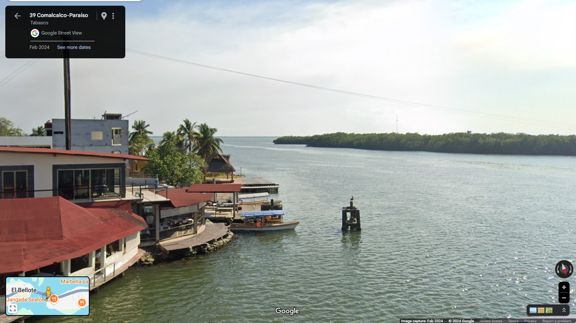 An angler fishing off Tabasco caught an odd-colored common snook, the first record of xanthochromism in the species.