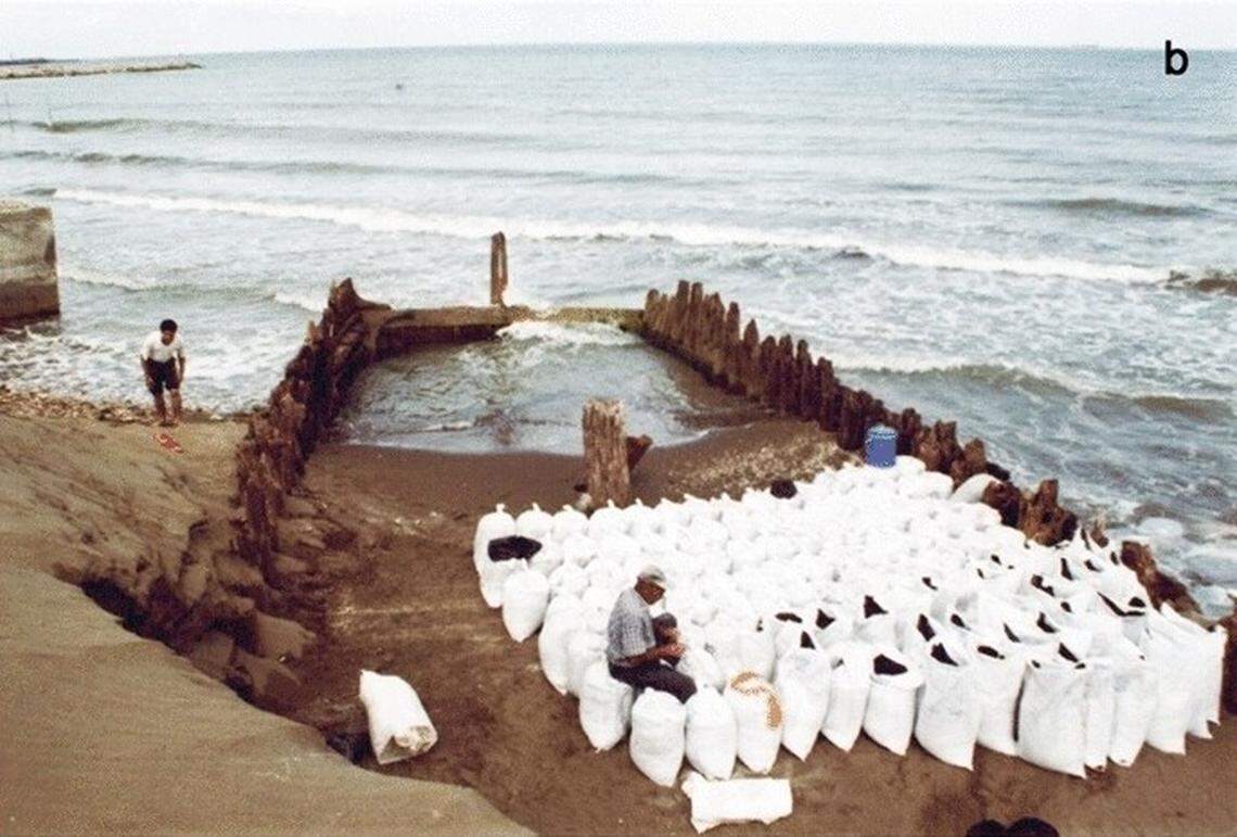 Archaeologists preparing to excavate the Zaghemarz shipwreck.