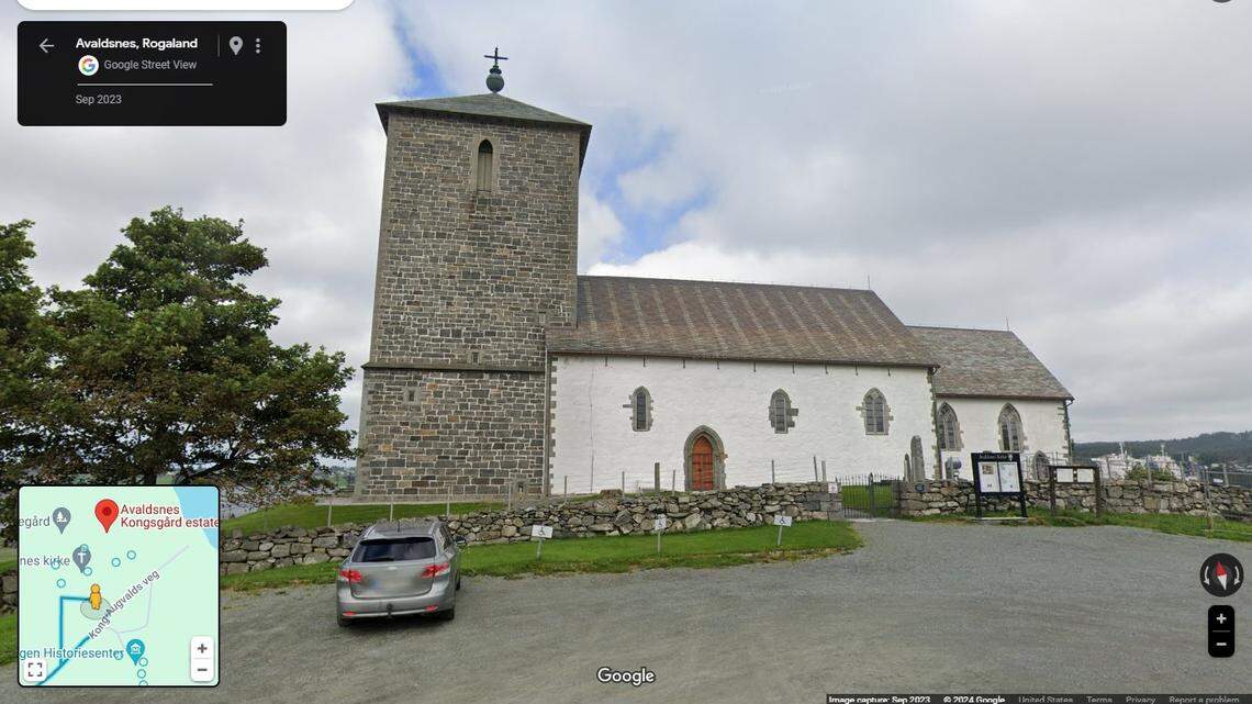 A metal detectorist found a 700-year-old coin linked to a young king during an excavation in Norway, an institute said and a photo shows.