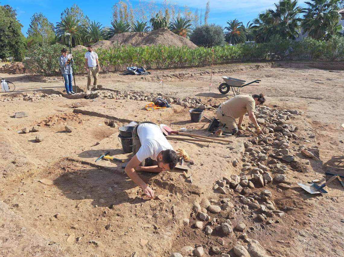 Archaeologists excavate the 2,300-year-old Etruscan settlement in Corsica.