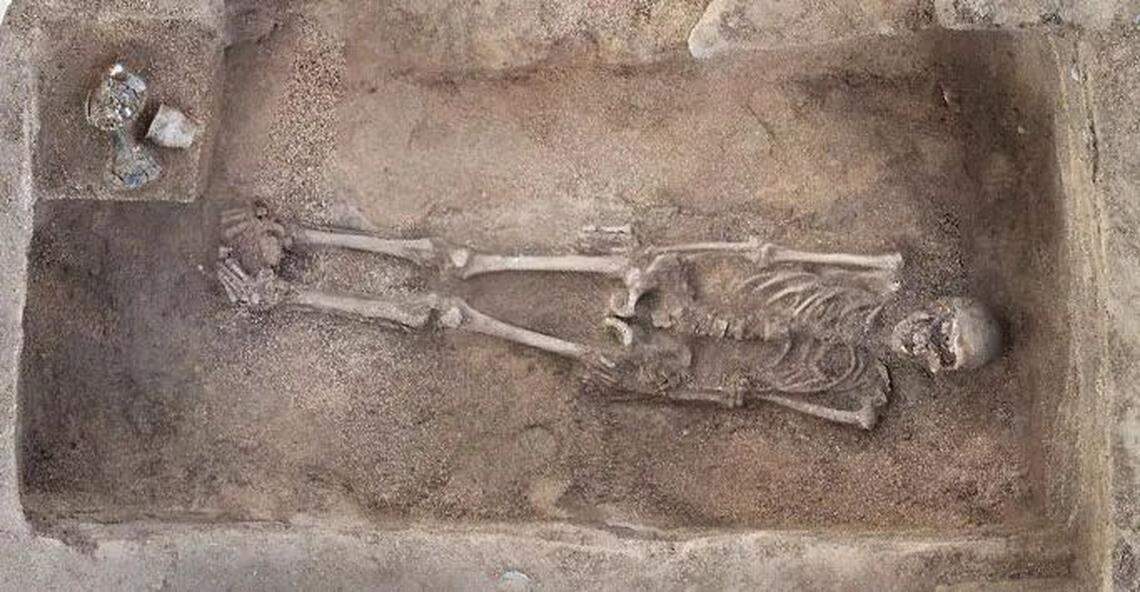 A close-up photo of a Longshan culture grave.