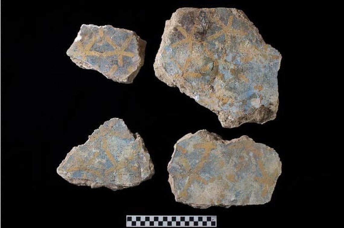 Some artifacts found in tomb No. C4 and linked to King Thutmose II.