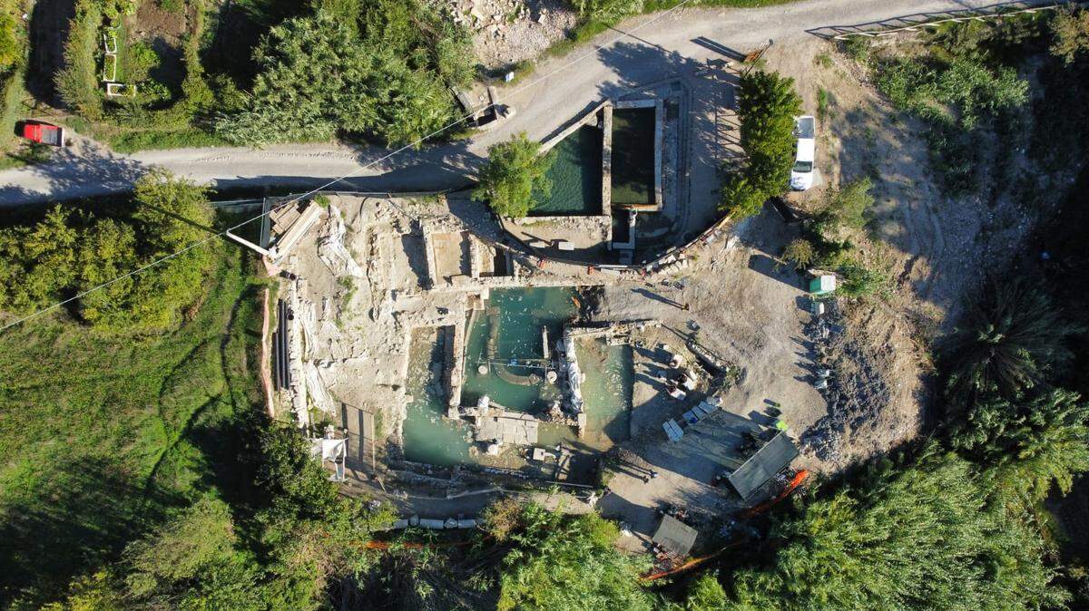 Archaeologists excavating a cult sanctuary in San Casciano dei Bagni found a broken statue of Apollo the Lizard-Slayer, photos show.