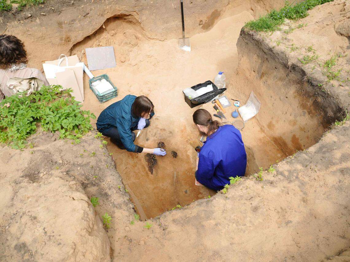 Archaeologists excavate the 600-year-old burials in Vilnius.