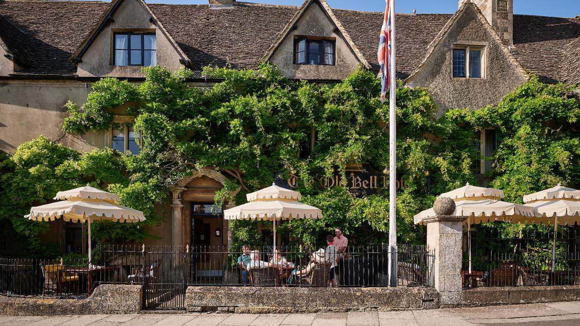 Archaeologists excavated the Old Bell Hotel in Malmesbury and found 24 “rare” skeletons from over 1,100 years ago, photos show.