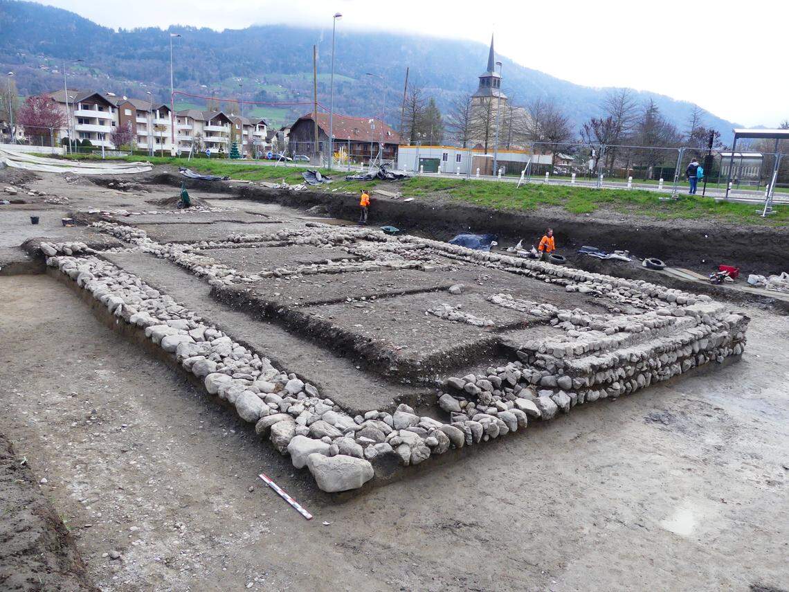 A 1,700-year-old building found on the low terrace.