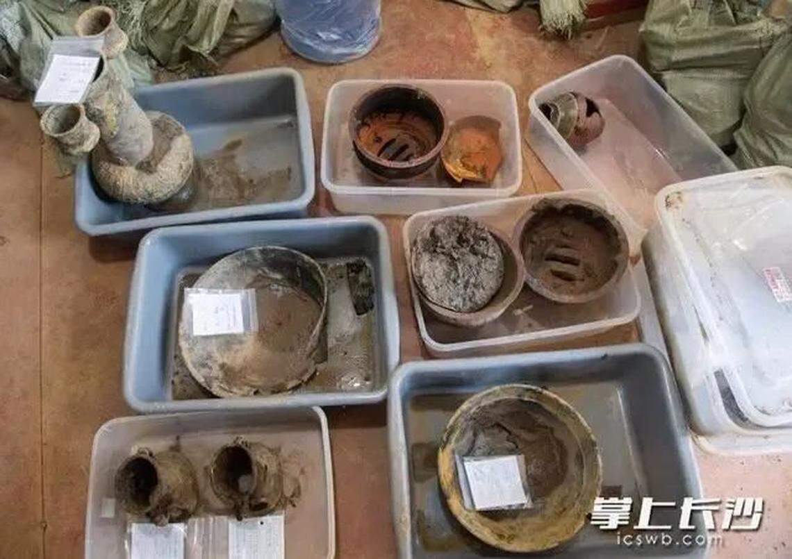 Other artifacts found at the ancient site in Changsha.