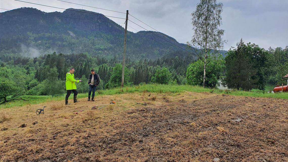 A farmer clearing a field in Norway picked up metal “trash” and found a rare 1,000-year-old weapon, archaeologists said and photos show.