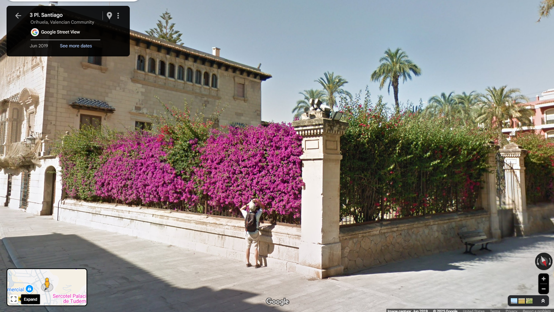 Construction workers digging up a palace garden in Spain unearthed part of a 900-year-old bathhouse, officials said and photos show.