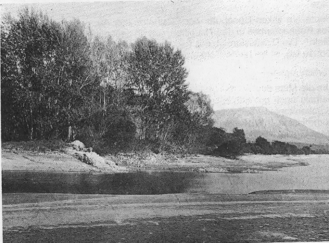 A historic photo from 1908 shows the Ödes Schloss ruins in Stopfenreuth.