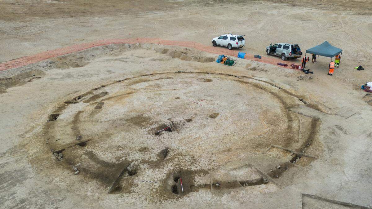 Archaeologists excavating a future golf course in Inverness unearthed a “rare” Iron Age wheel and other ruins, photos show.