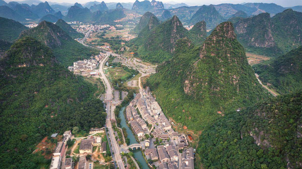 Scientists found a yellow creature with a “flattened” head a in river of China and discovered a “cryptic” new species, a study said.