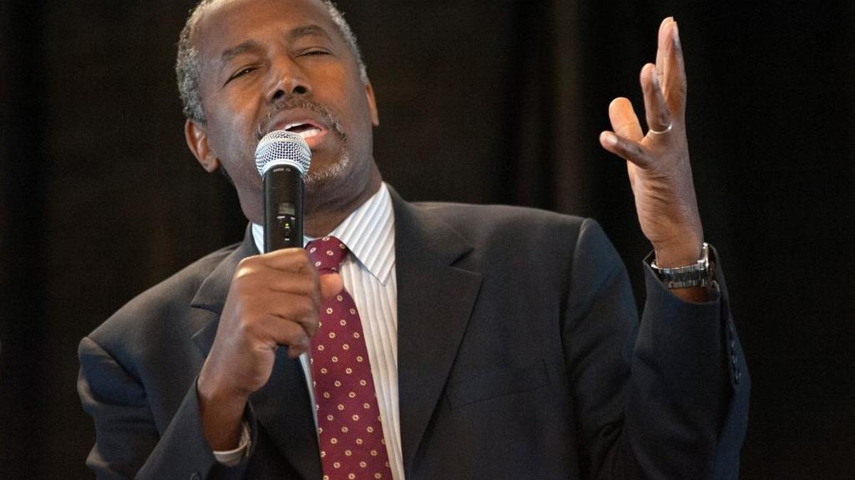 
Republican presidential candidate Ben Carson speaks at the Eagle Council XLIV, sponsored by the Eagle Forum, at the Marriott St. Louis Airport in St. Louis Friday, Sept. 11, 2015. 
