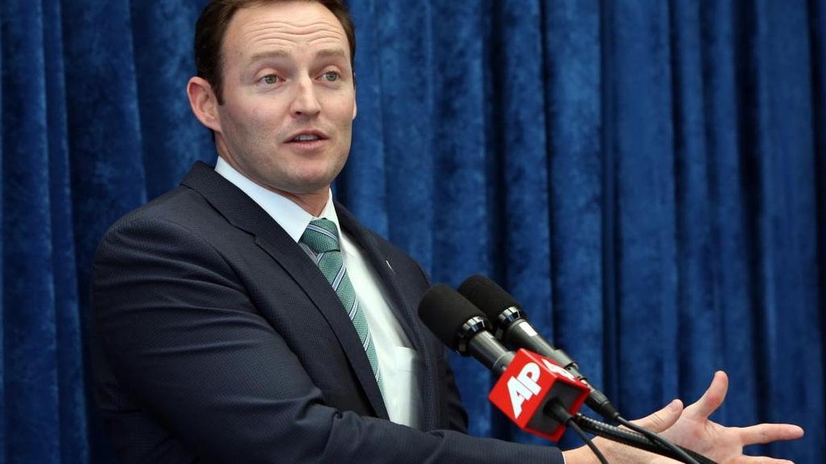 Democratic U.S. Senate candidate and U.S. Rep. Patrick Murphy says incumbent Republican U.S. Sen. Marco Rubio should “withdraw his support for [Republican presidential nomineeDonald] Trump or withdraw from the race.”