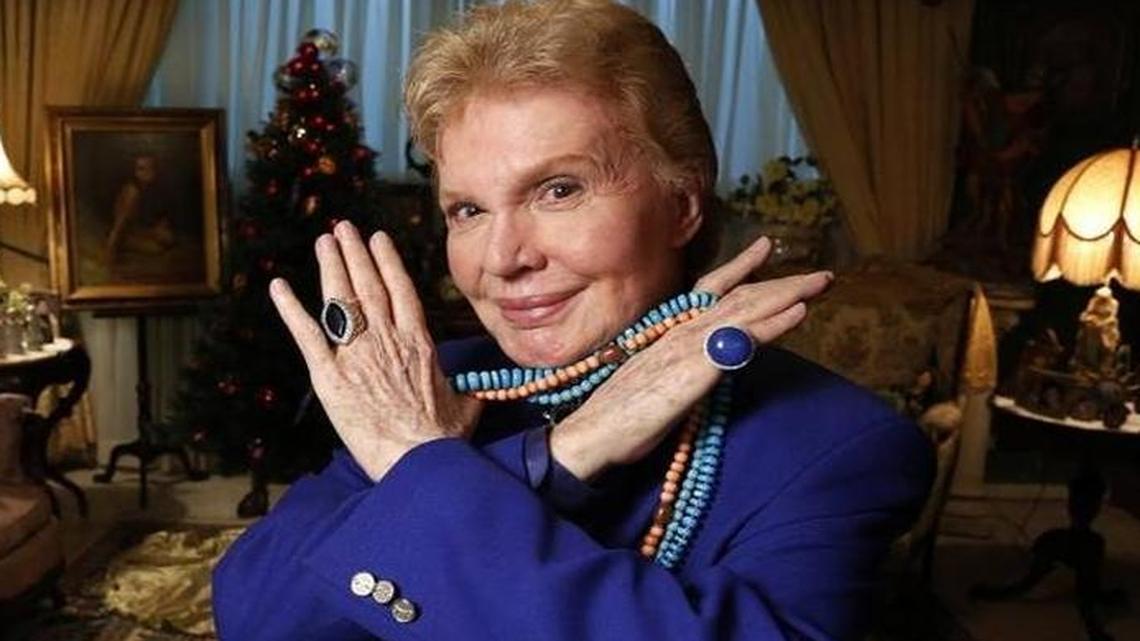 Astrologer Walter Mercado