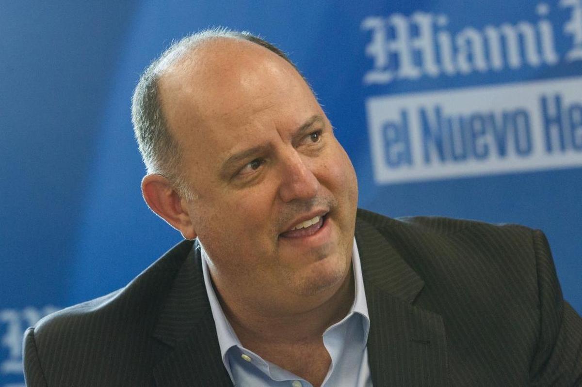 Alex Dominguez